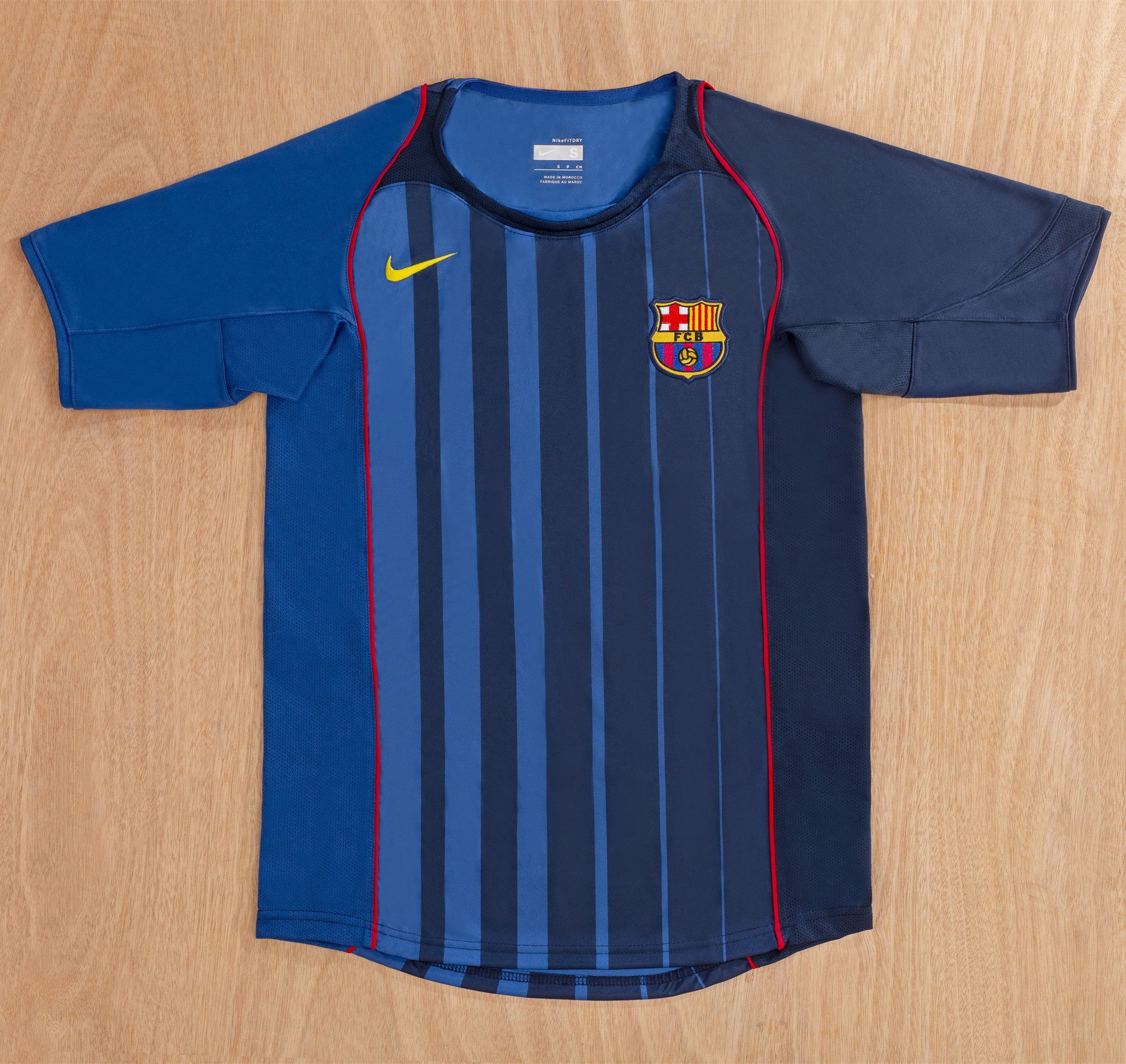 Barcelona 2004/05 Away Retro Men Jersey – Navy