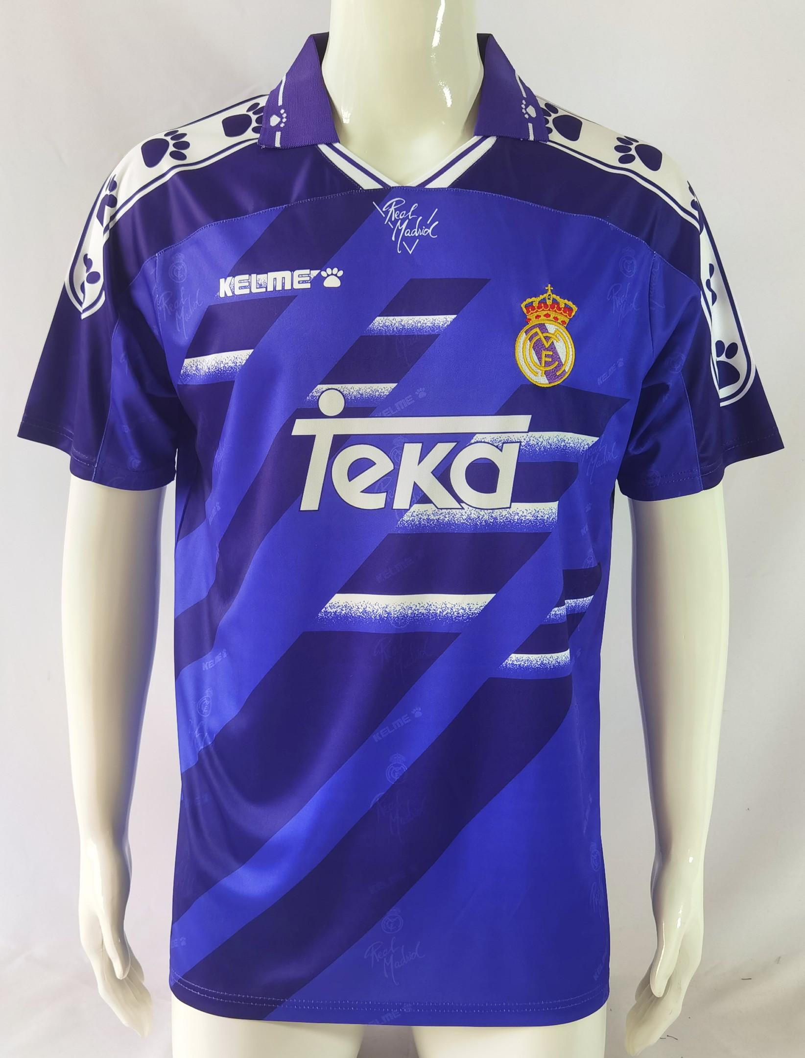 Real Madrid 1994/96 Away Retro Men Jersey – Blue